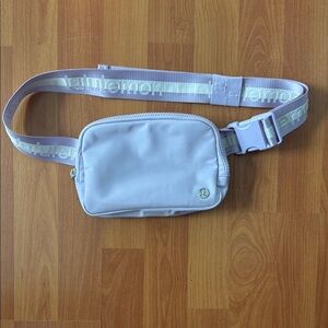 lululemon athletica Lilac and White Belt Bag